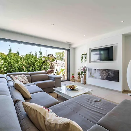 Foresta With Pool & Garden By Belonio Villa