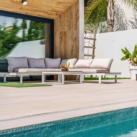 Villa Foresta With Pool & Garden By Belonio