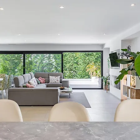 Foresta With Pool & Garden By Belonio *