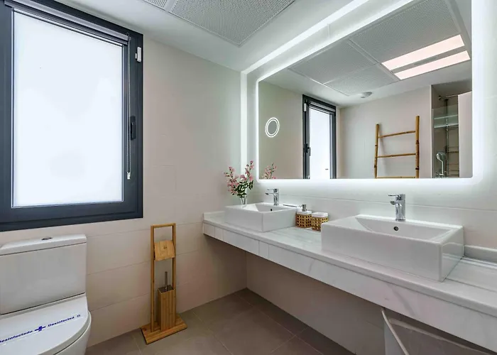 Villa Foresta With Pool & Garden By Stay Belonio